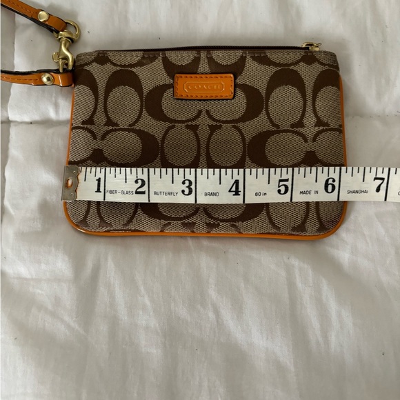 Coach wristlet - Picture 7 of 7